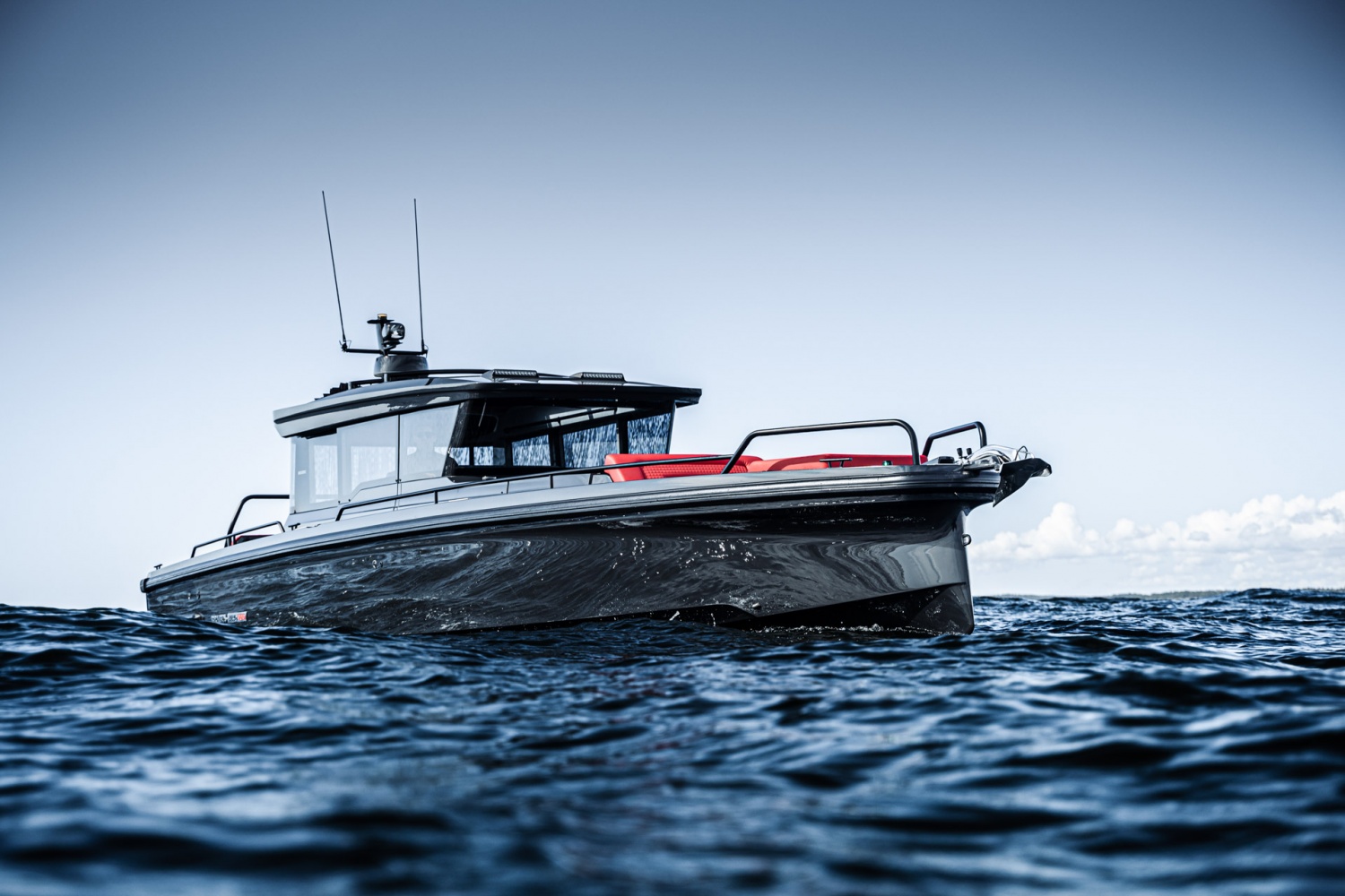 BRABUS SHADOW 900 XC CROSS CABIN ПРИЗНАНА МОТОРНОЙ ЛОДКОЙ 2022 ГОДА