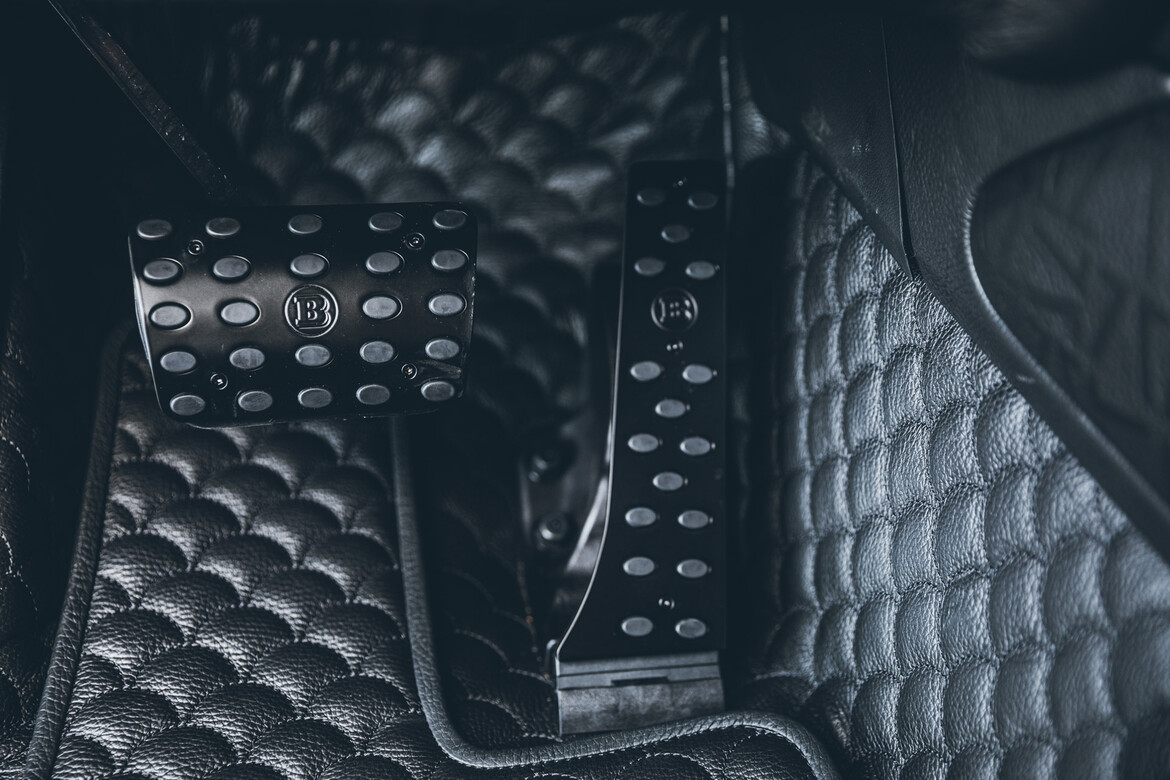 BRABUS 800 XLP SUPERBLACK BRABUS 800 XLP SUPERBLACK