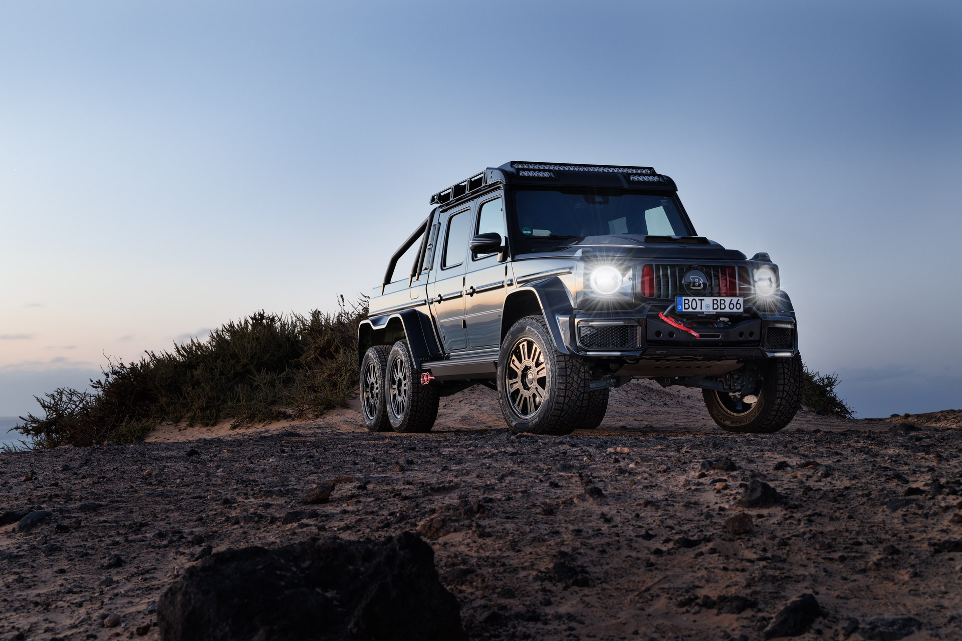 BRABUS XLP 900 6X6 SUPERBLACK BRABUS XLP 900 6X6 SUPERBLACK