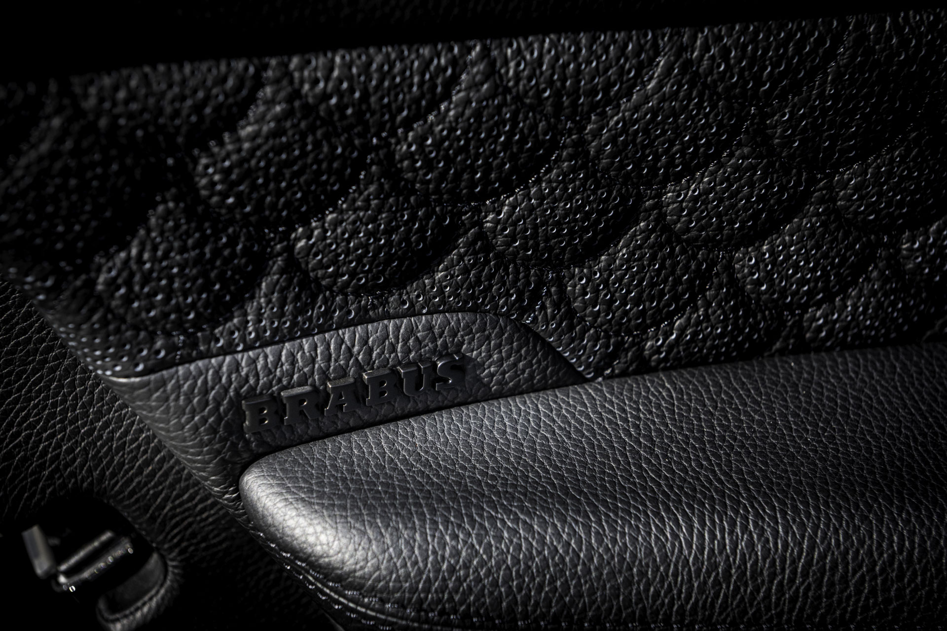 BRABUS 900 SUPERBLACK BRABUS 900 SUPERBLACK