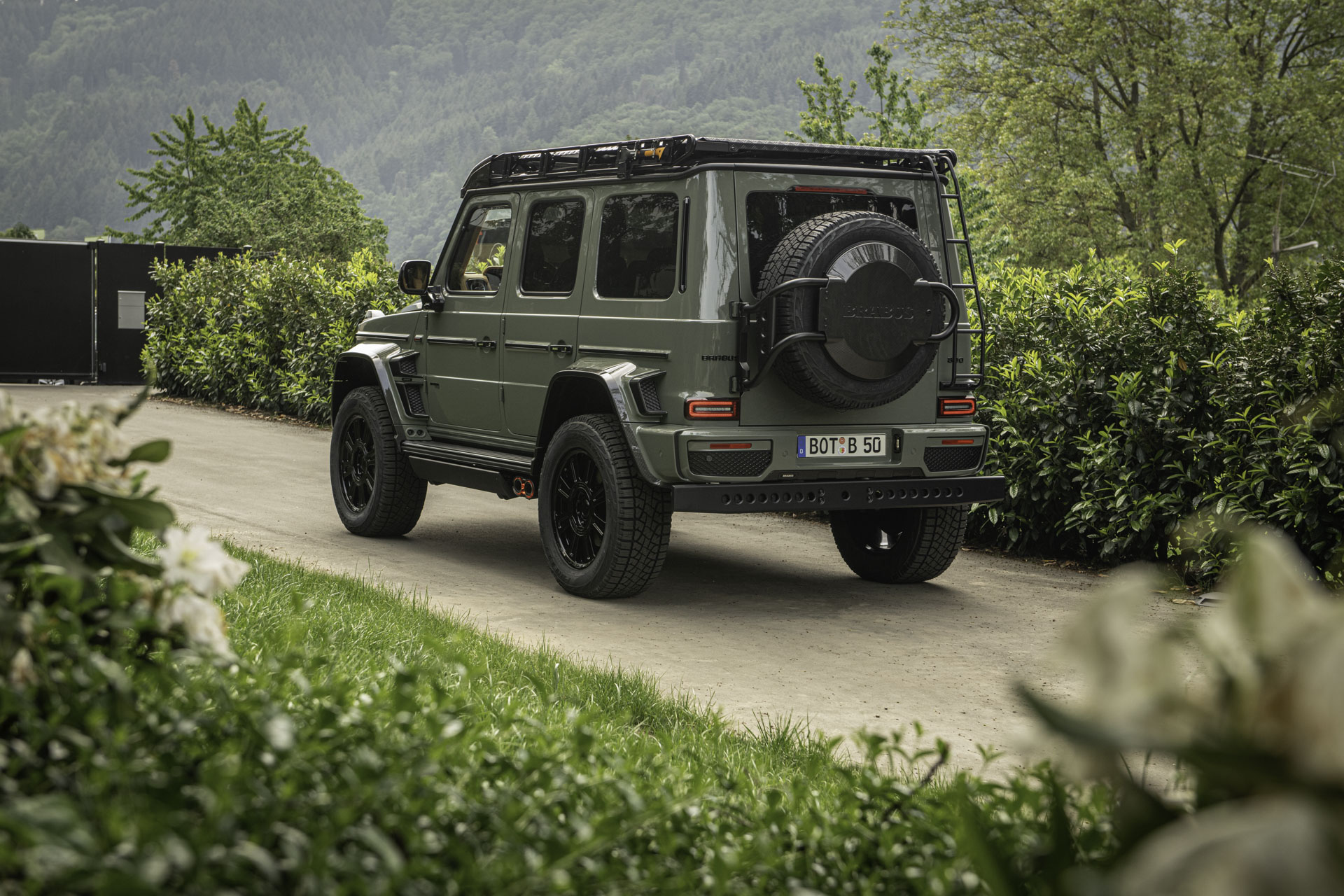 BRABUS 800 4X4² STEALTH GREEN BRABUS 800 4X4² STEALTH GREEN