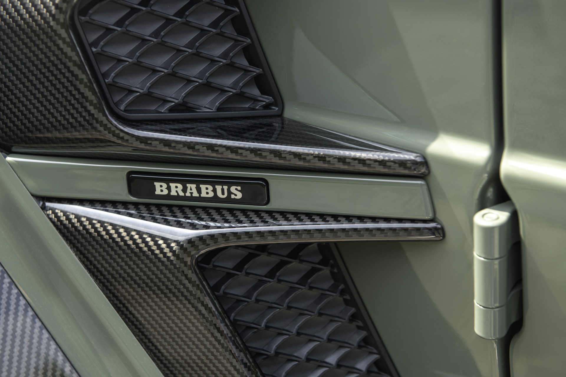 BRABUS 800 4X4² STEALTH GREEN BRABUS 800 4X4² STEALTH GREEN
